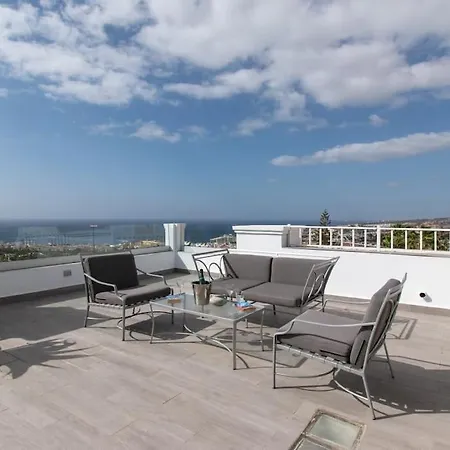 Skylight. Wonderful 6 Bedroom Villa. *