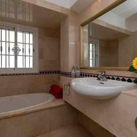 Skylight. Wonderful 6 Bedroom Villa. Villa *