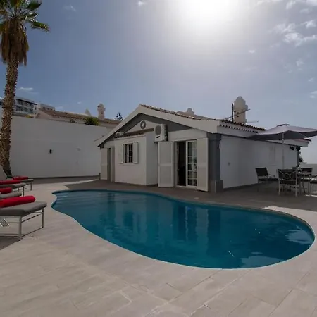 Skylight. Wonderful 6 Bedroom Villa. *