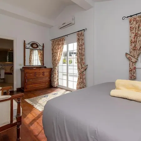 Villa Skylight. Wonderful 6 Bedroom Villa.